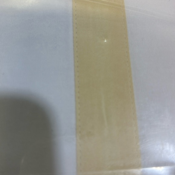 - Matouk Lowell Sand 600 TC Percale Duvet 86” X 92” Full/ Queen. $799 Value - Picture 4 of 5